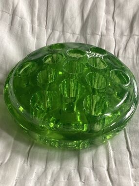 VINTAGE 13 HOLES GREEN URANIUM GLASS FLOWER FROG/DECOR PIECE